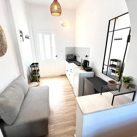 Aeolian Blu 6 * Páros