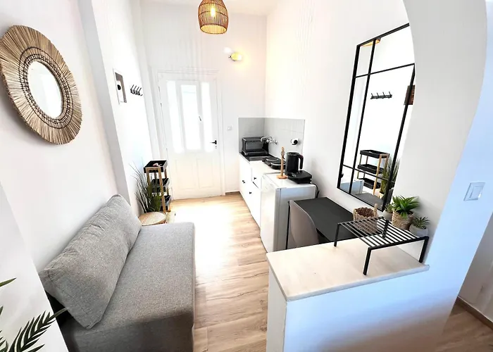 Aeolian Blu 6 * Párosz